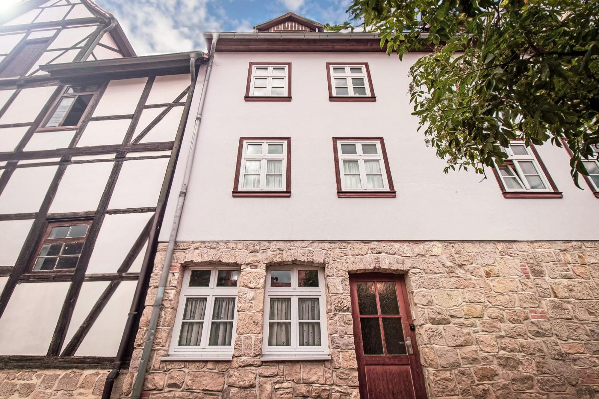Ferienhaus Im Altstadtgaesschen Mit 3 Badezimmern Quedlinburg Bagian luar foto
